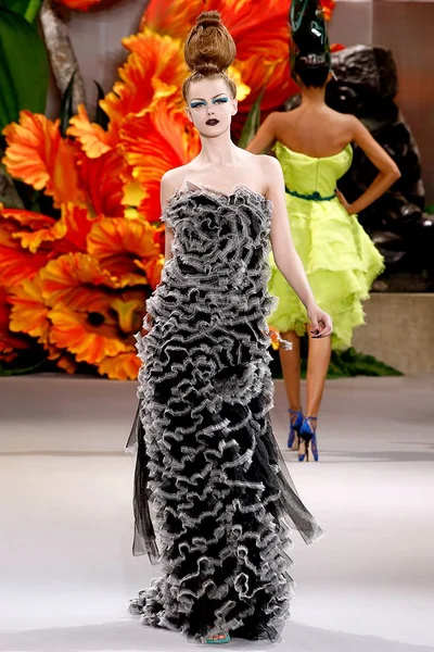 Look 24